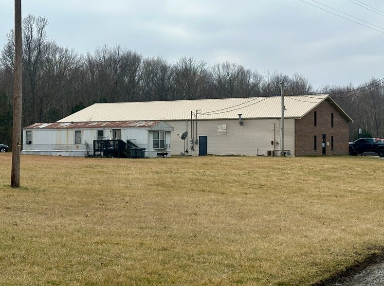 More Photos Of 430 Carthage Rd, Red Boiling Springs Industrial For Sale