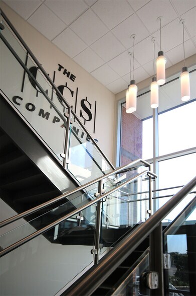 More Photos Of 725 Canton St, Norwood Office For Lease
