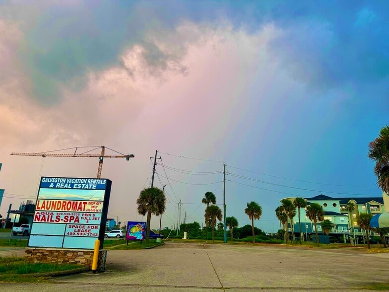 More Photos Of 3802 Cove View Blvd, Galveston Convenience Store For Sale