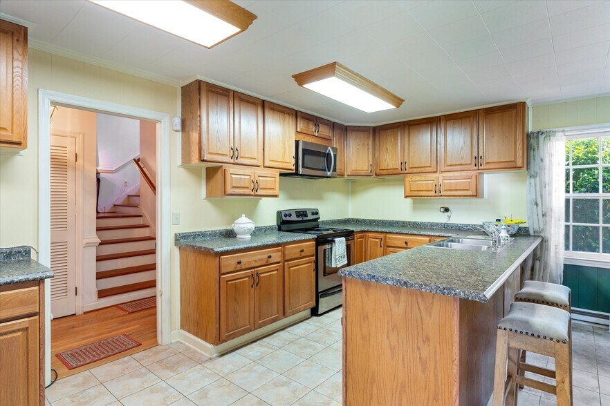 More Photos Of 252 David Bruce Ave, Charlotte Court House Hospitality For Sale