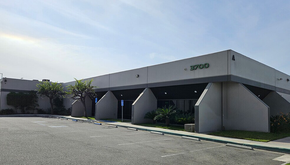 Primary Photo Of 3700 W Segerstrom Ave, Santa Ana Warehouse For Lease