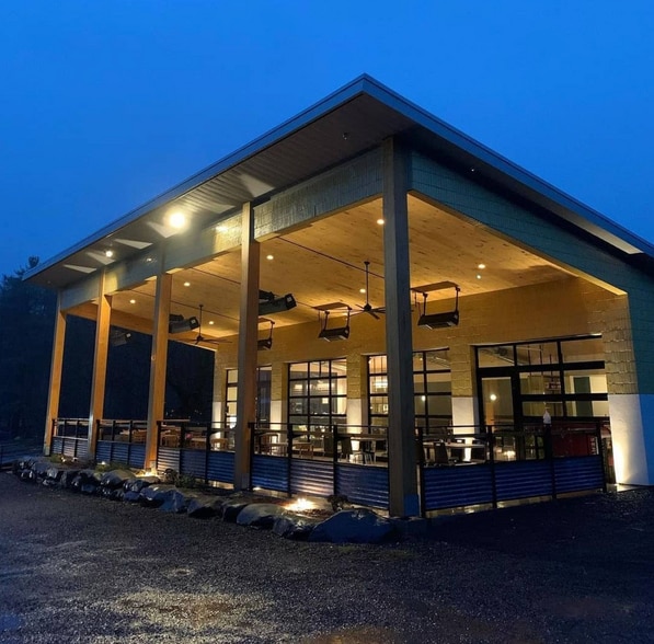 More Photos Of 261 Tinker St, Woodstock Restaurant For Sale