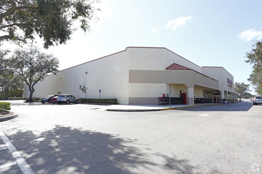 More Photos Of 1010 53rd Ave E, Bradenton Freestanding For Sale