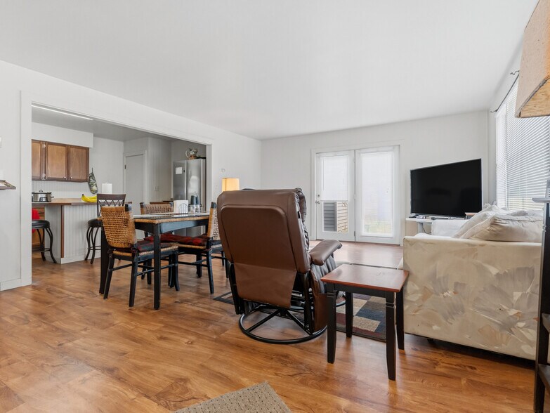 More Photos Of 16154 US 63 Hwy, Hayward Hotel For Sale