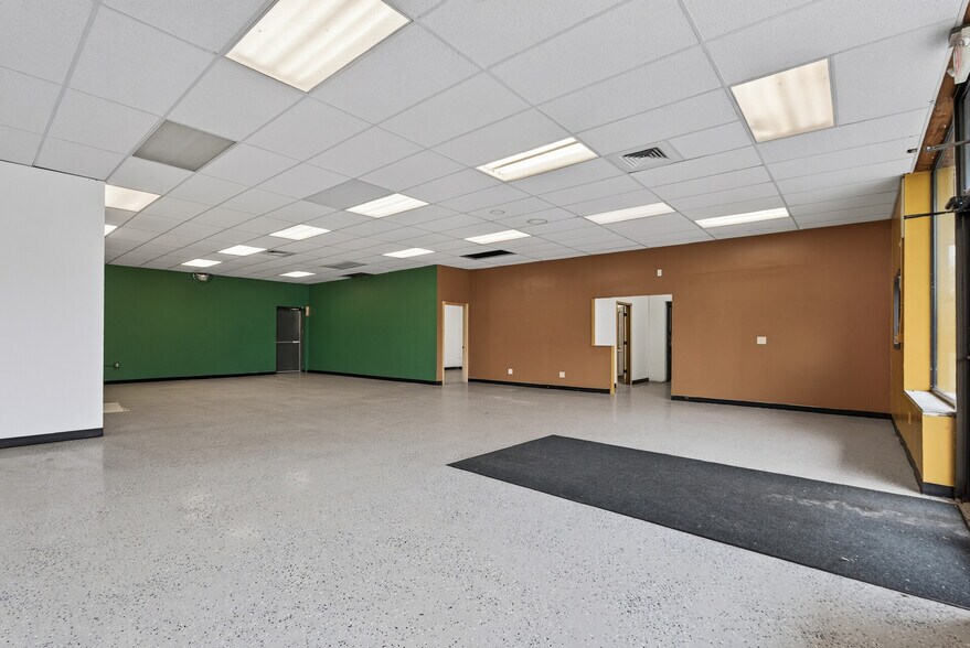 More Photos Of 15825 NW 7th Ave, Andover Convenience Store For Lease
