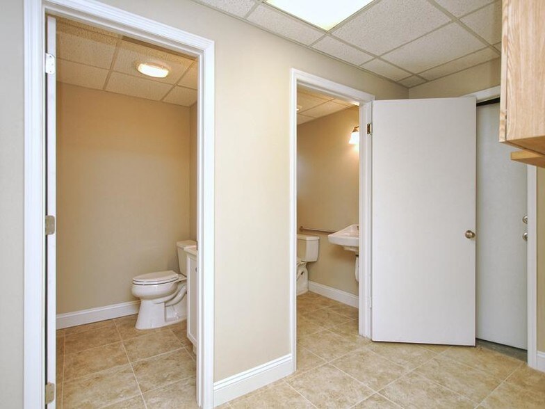 More Photos Of 1733 SW Biltmore St, Port Saint Lucie Warehouse For Sale