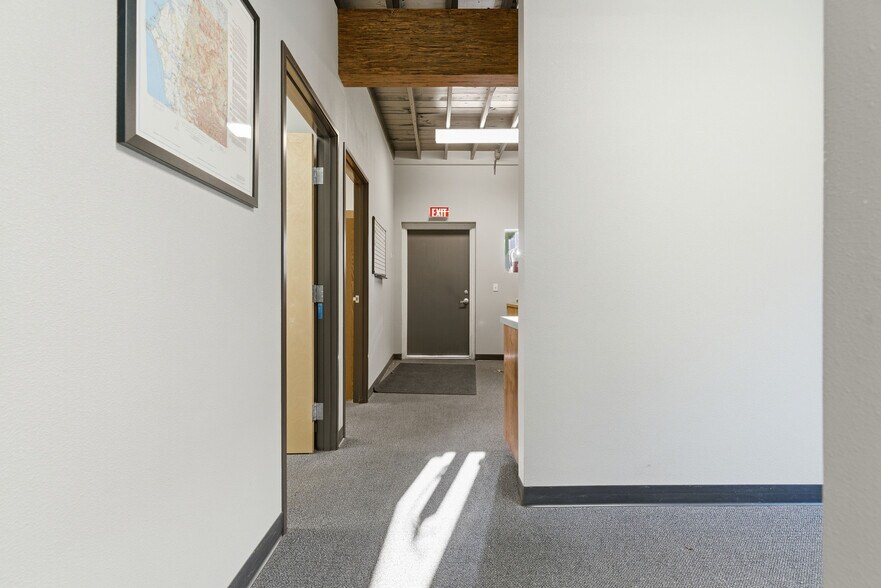 More Photos Of 2318 Pacific Ave, Forest Grove Office For Sale