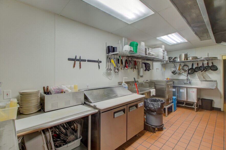 More Photos Of 110 Ville Dr, Boulder City Restaurant For Lease