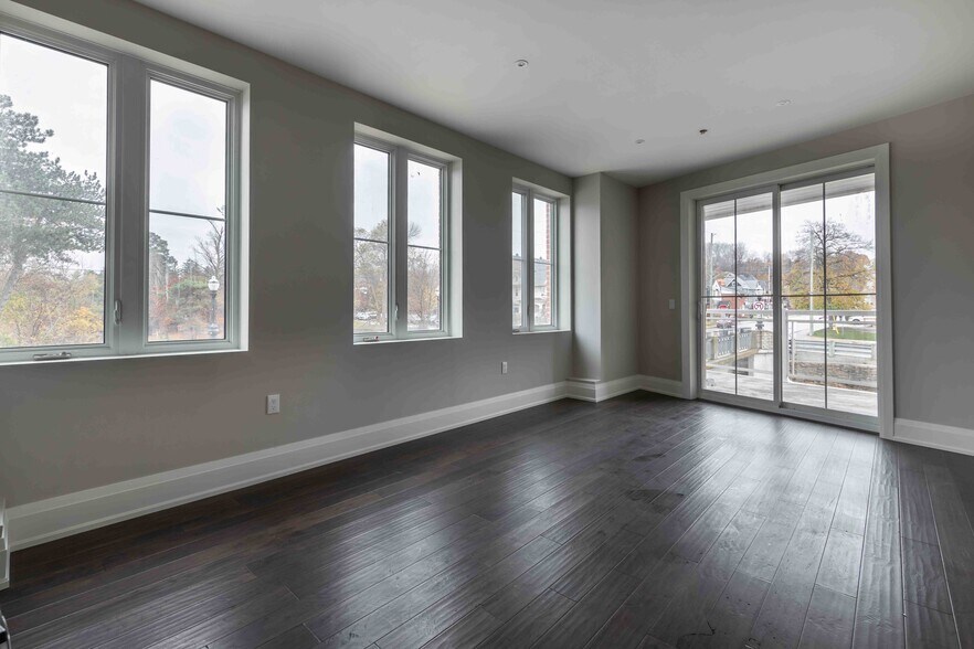 More Photos Of 80 9th St E, Owen Sound Apartments For Sale