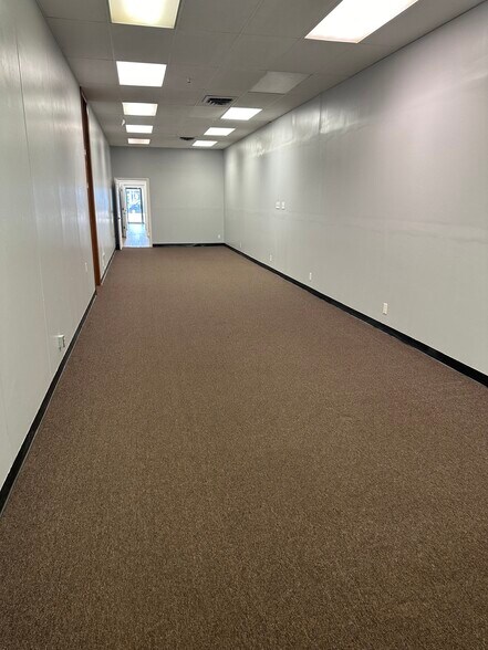 More Photos Of 1517 Winchester Ave, Ashland Storefront For Lease