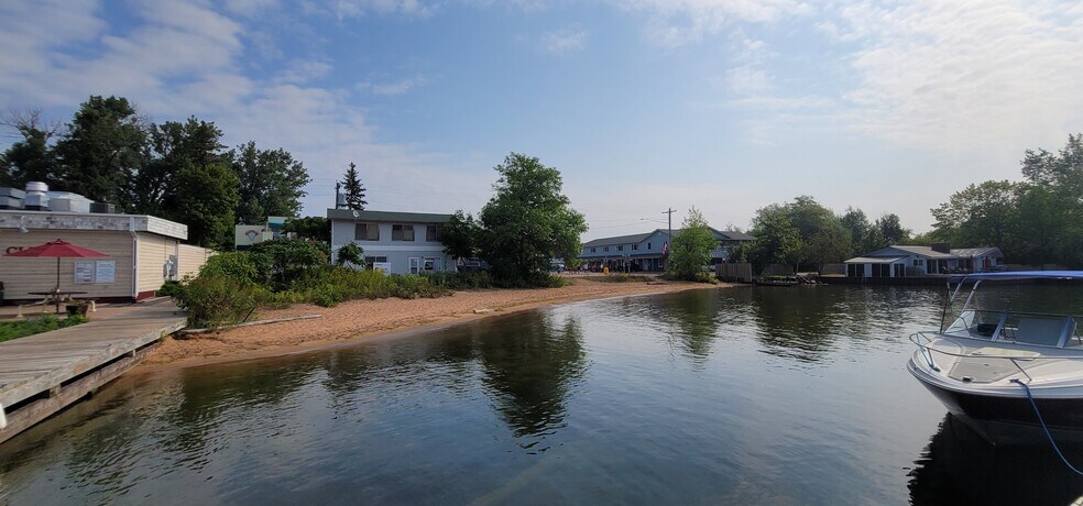 More Photos Of 809 Main Street, La Pointe Office For Sale