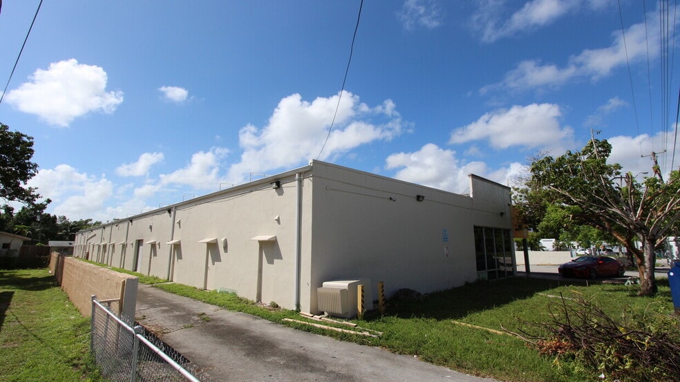 More Photos Of 1620-1648 NE 148th St, Miami Unknown For Lease