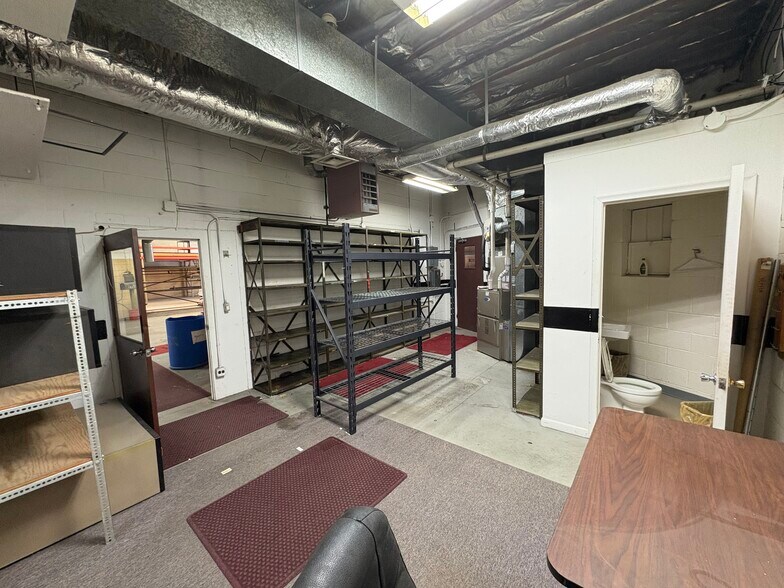 More Photos Of 21520 Groesbeck Hwy, Warren Warehouse For Sale