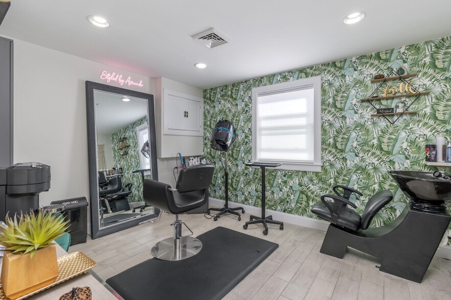 More Photos Of 712 Main St, Hyannis Storefront Retail Office For Sale