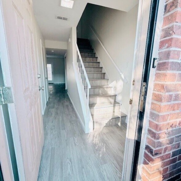 More Photos Of 416 Lake St, Sikeston Apartments For Sale