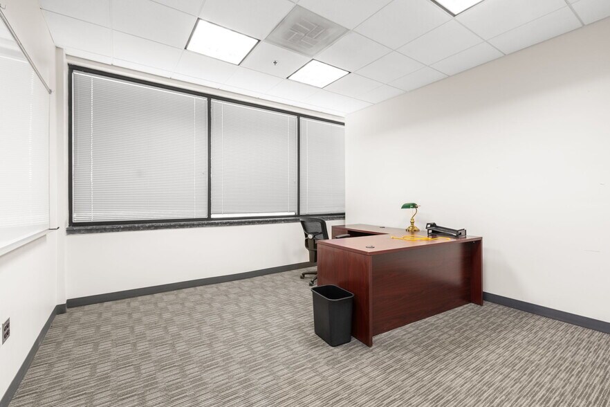 More Photos Of 10 Center St, Stafford Office For Lease