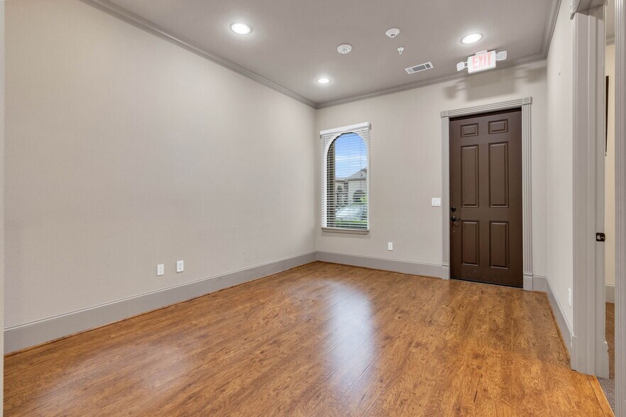 More Photos Of 282 Ed English Dr, Shenandoah Medical For Lease