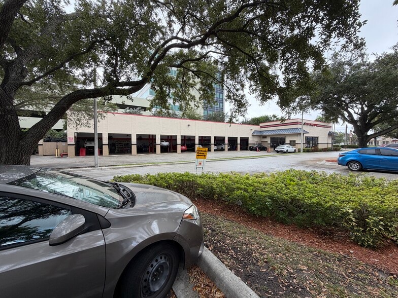 More Photos Of 2421 NW 87th Ave, Doral Auto Repair For Sale