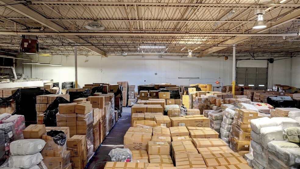 More Photos Of 2679 Peachtree Sq, Doraville Warehouse For Sale