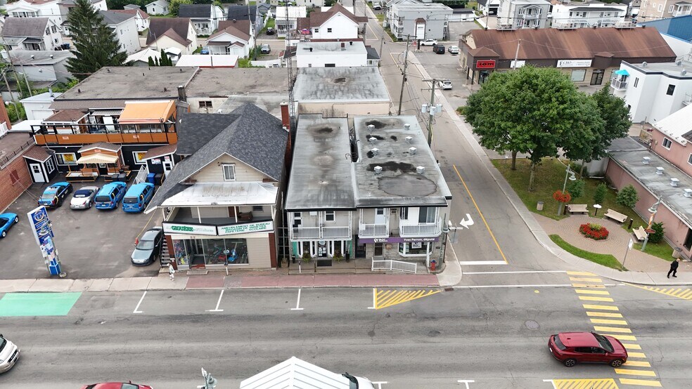 More Photos Of 343 Av Saint-Laurent, Louiseville Office Residential For Lease