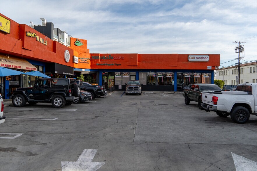 More Photos Of 10020-10036 Venice Blvd, Culver City Freestanding For Lease