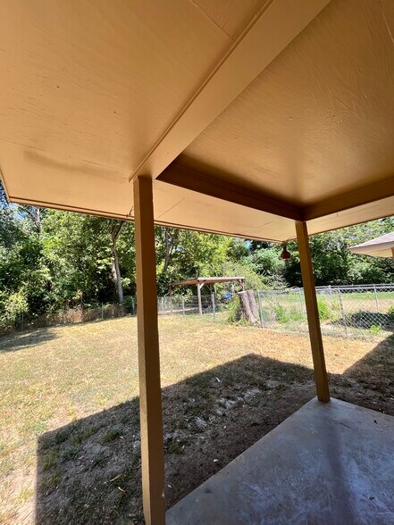 More Photos Of 221 Highland Ave, Waxahachie Multifamily For Sale