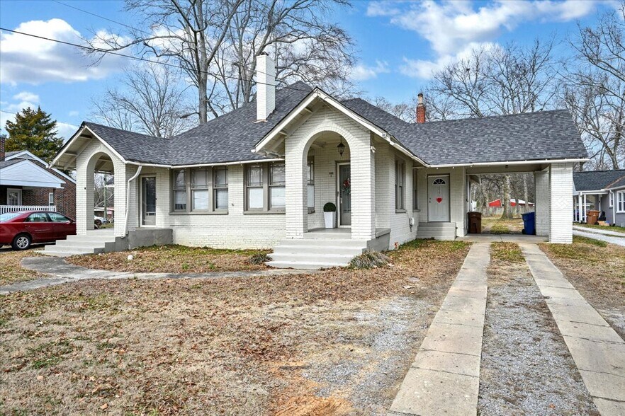 More Photos Of 803 Main St W, Hartselle Multifamily For Sale