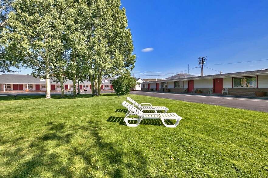 More Photos Of 310 Main St, Bridgeport Hotel For Sale