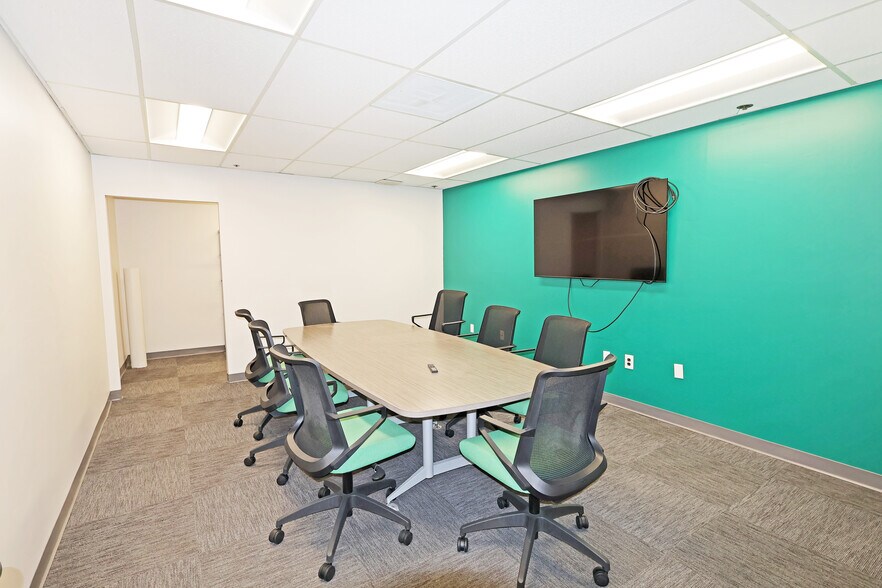 More Photos Of 10 Jewel Dr, Wilmington Warehouse For Lease