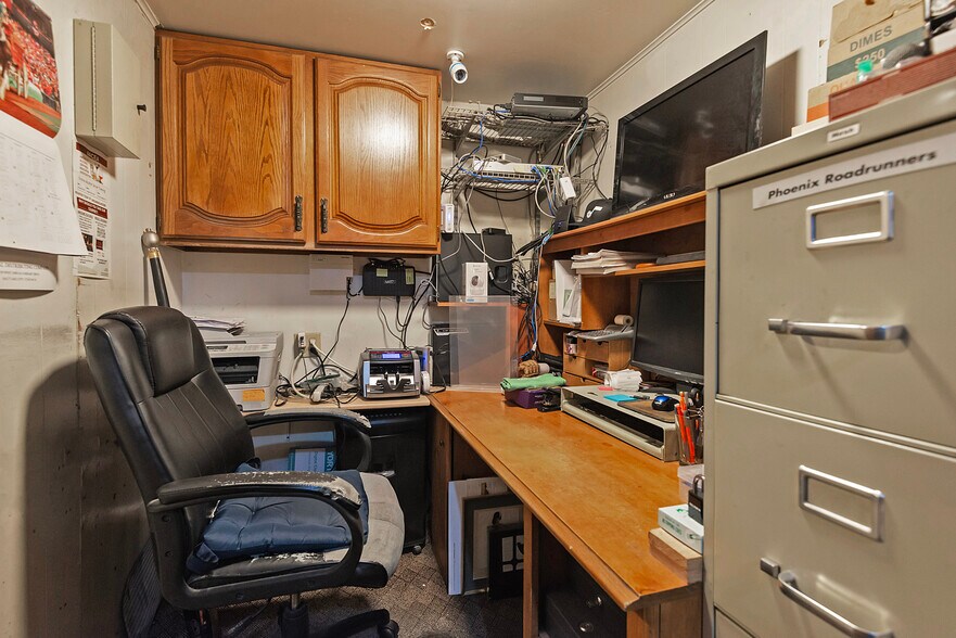 More Photos Of 6194 Highland Dr, Salt Lake City Restaurant For Sale