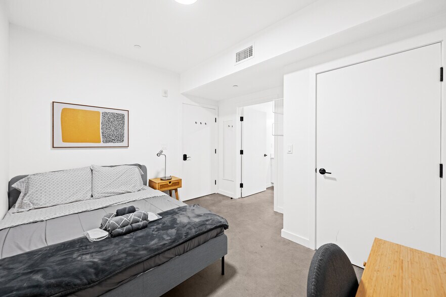 More Photos Of 2301 S Cloverdale Ave, Los Angeles Apartments For Sale