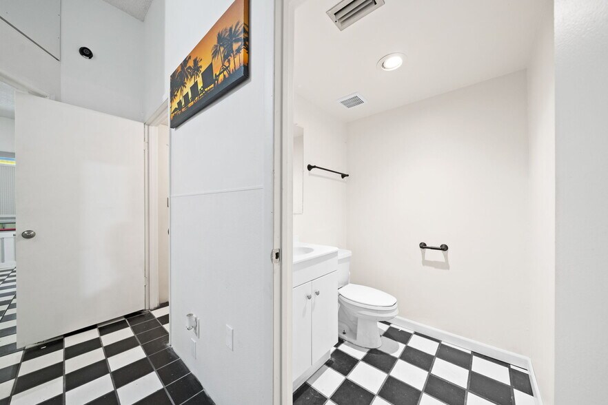 More Photos Of 100 Lucas Rd, Merritt Island Carwash For Sale