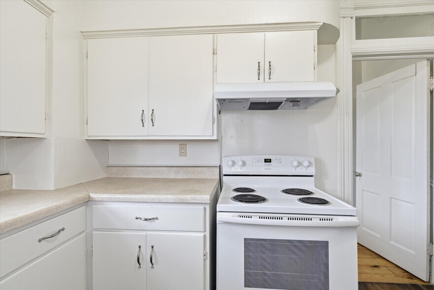 More Photos Of 722 N Maple Ave, Mountain Grove Office For Sale