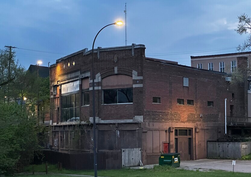 More Photos Of 2 W Michigan Ave, Ypsilanti Freestanding For Lease