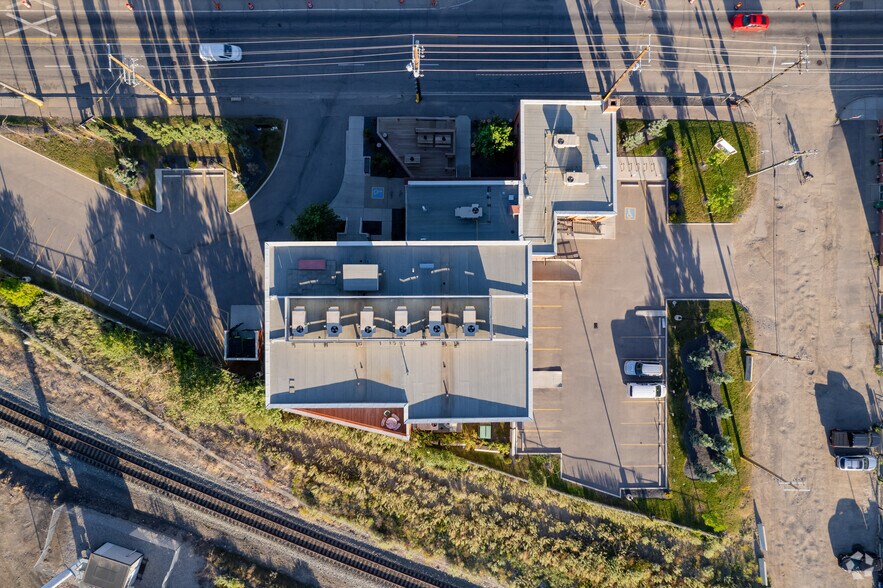 More Photos Of 2010 11th St SW, Calgary Office For Sale