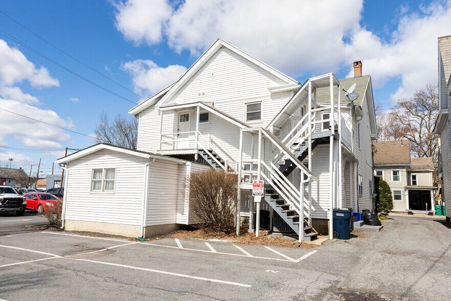 More Photos Of 811 Monroe St, Stroudsburg Office Residential For Lease