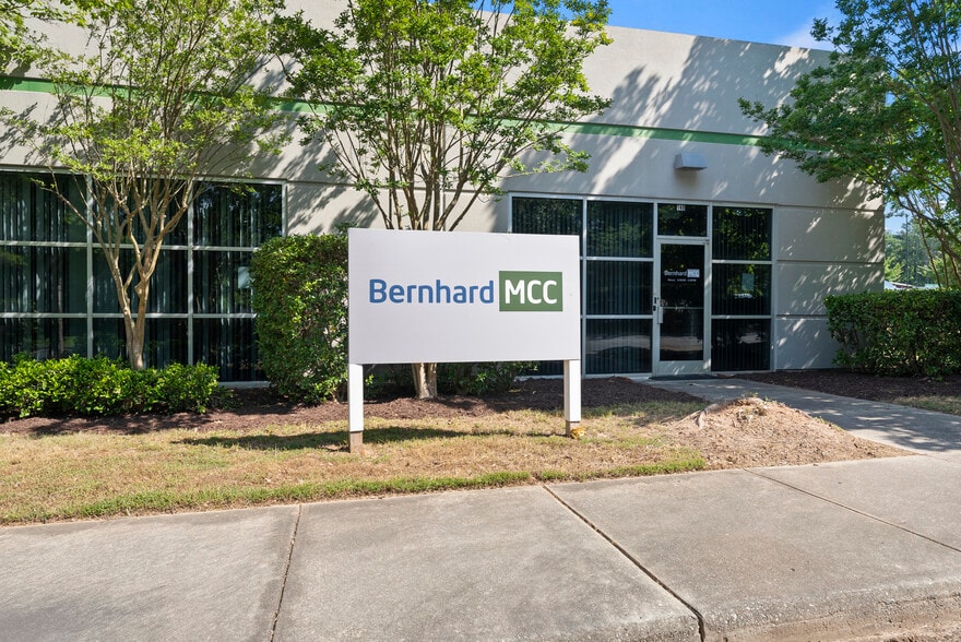 More Photos Of 3500 Gateway Centre Blvd, Morrisville Light Distribution For Lease