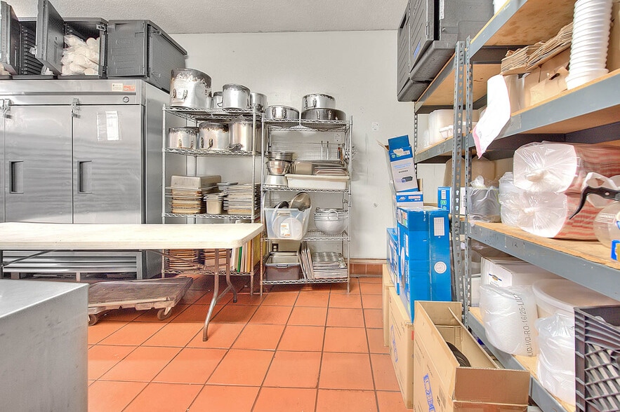 More Photos Of 14901 S Western Ave, Gardena Freestanding For Lease