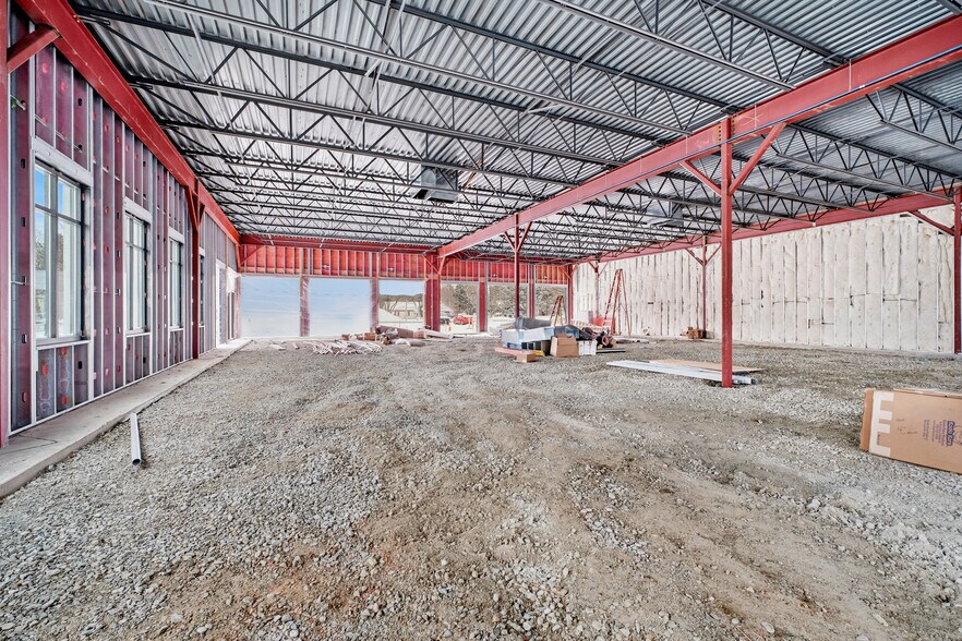 More Photos Of 13675 Brooks School Rd, Noblesville General Retail For Lease