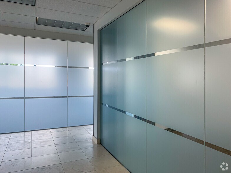 More Photos Of 11498 Luna Rd, Farmers Branch Office For Lease