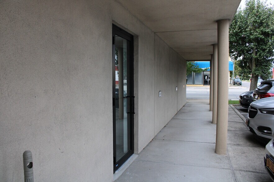 More Photos Of 499 Jericho Tpke, Mineola Office For Lease