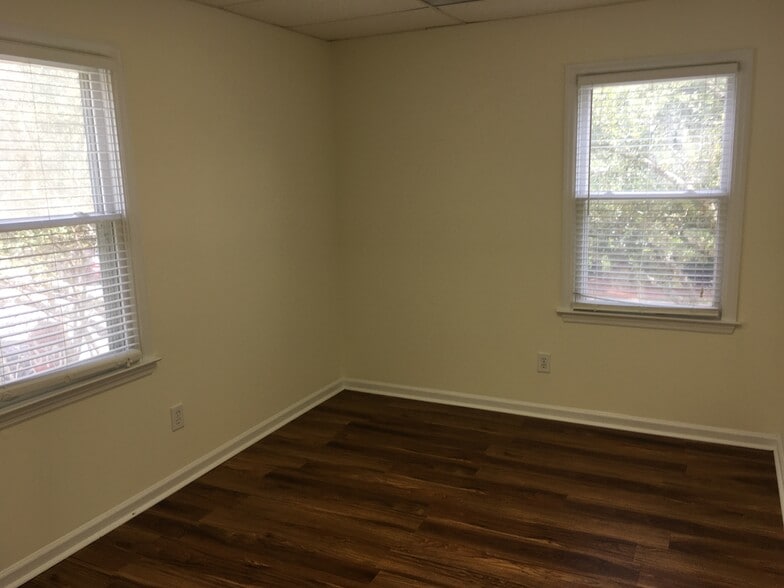 More Photos Of 2225 Ashley Crossing Dr, Charleston Office Residential For Lease