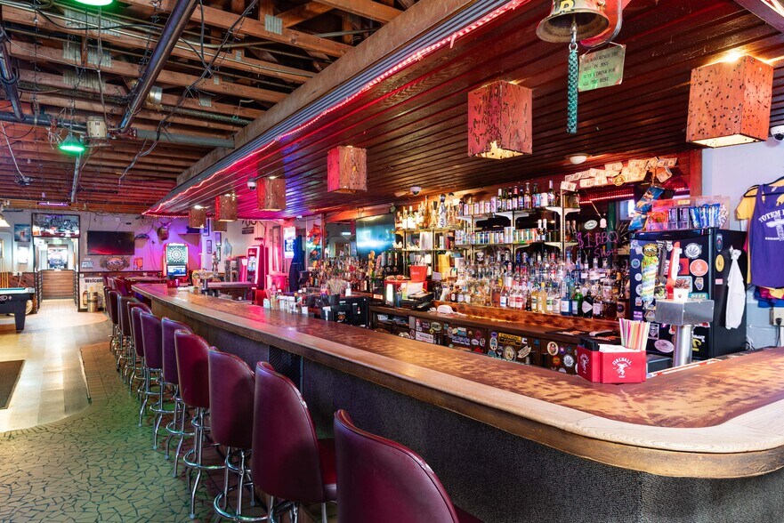 More Photos Of 314-316 Front St, Ketchikan Specialty For Sale