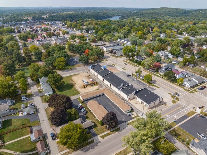 More Photos Of 802 Broadway, Wisconsin Dells Storefront Retail Office For Sale