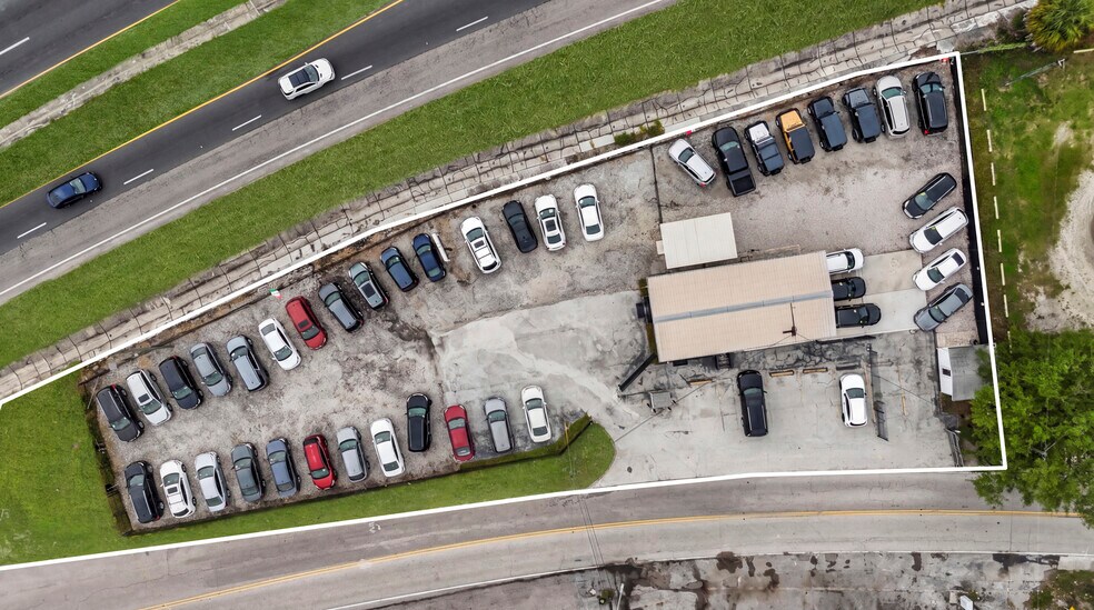 More Photos Of 7116 Rose Ave, Orlando Auto Dealership For Sale