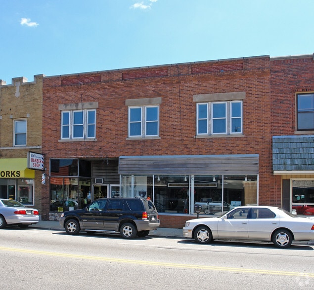 Primary Photo Of 3213 Washington Ave, Racine Storefront Retail Residential For Sale