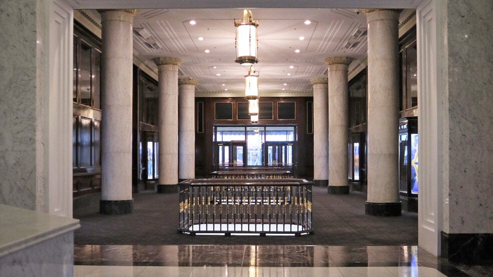 More Photos Of 80 Monroe Ave, Memphis Office For Lease