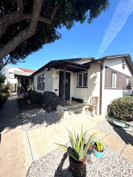 Primary Photo Of 757 Leonard Ave, Los Angeles Apartments For Sale