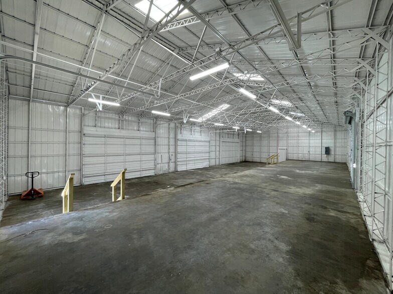 More Photos Of 7915 Valley Falls Rd, Spartanburg Warehouse For Lease