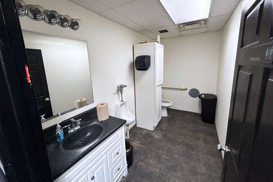 More Photos Of 129 Dishman Ln, Bowling Green Warehouse For Lease